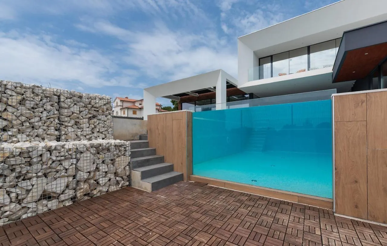 Amazing Villa In Linjan With Wifi And 4 Bedrooms Liznjan