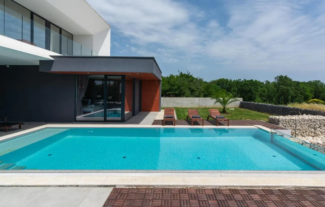 Amazing Villa In Linjan With Wifi And 4 Bedrooms Liznjan