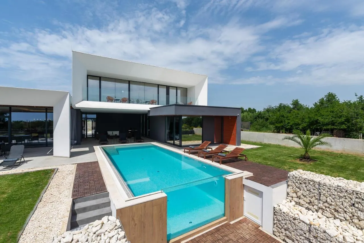 Amazing Villa In Linjan With Wifi And 4 Bedrooms Liznjan