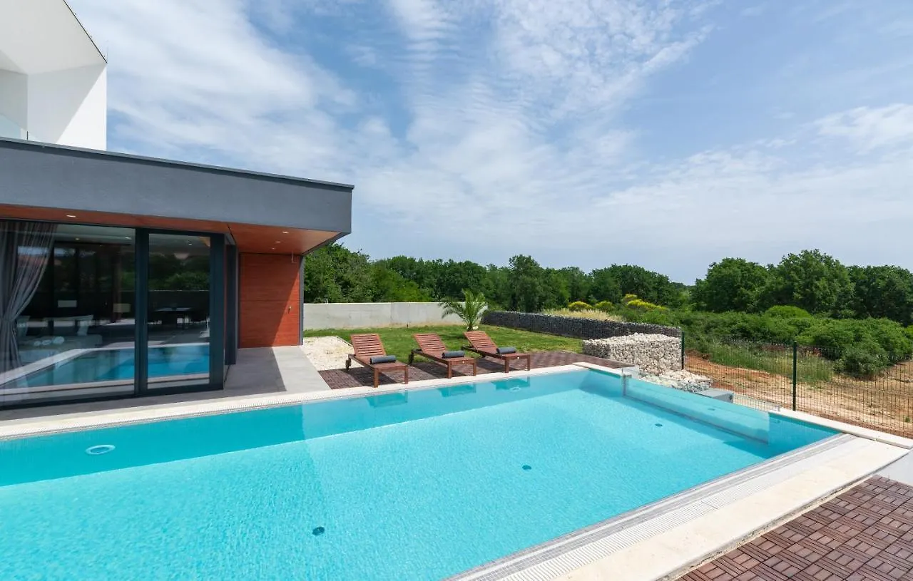 Amazing Villa In Linjan With Wifi And 4 Bedrooms Liznjan