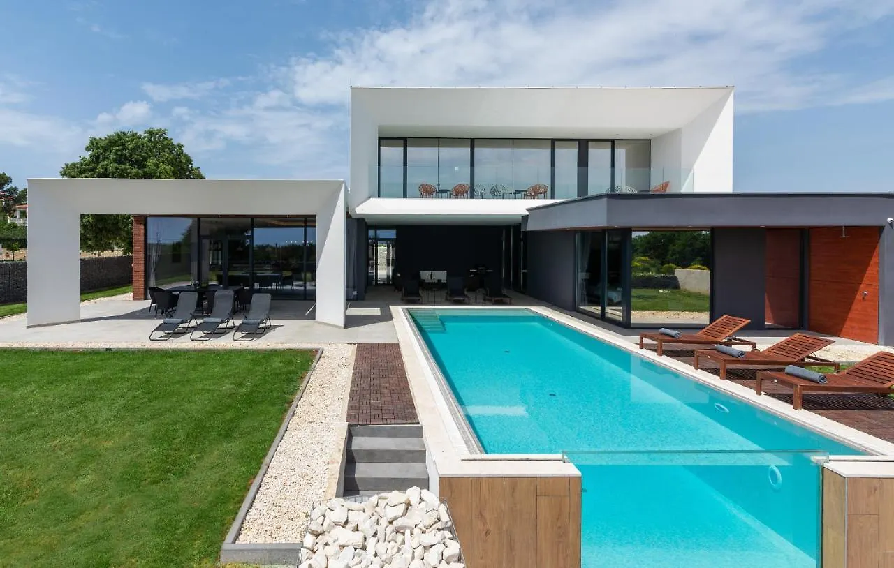 Amazing Villa In Linjan With Wifi And 4 Bedrooms Ližnjan