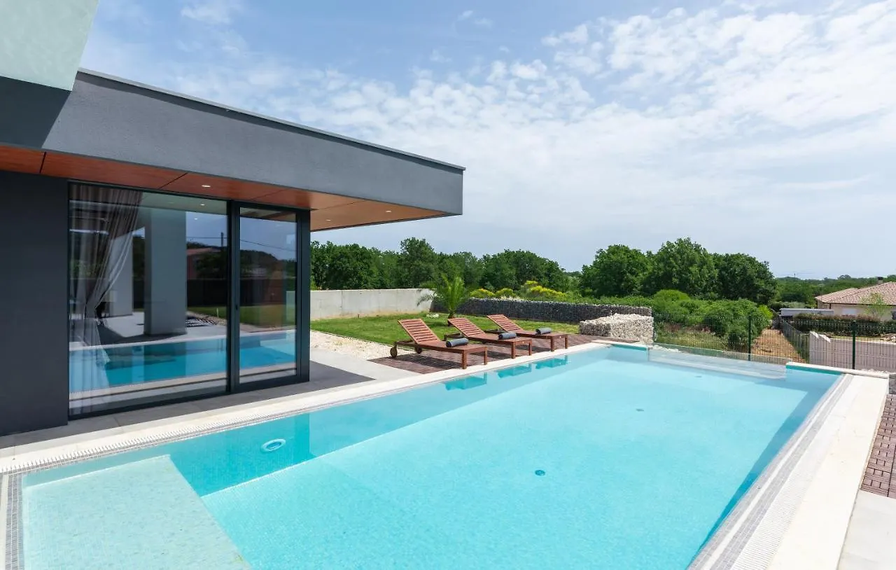 Amazing Villa In Linjan With Wifi And 4 Bedrooms Liznjan Croatia