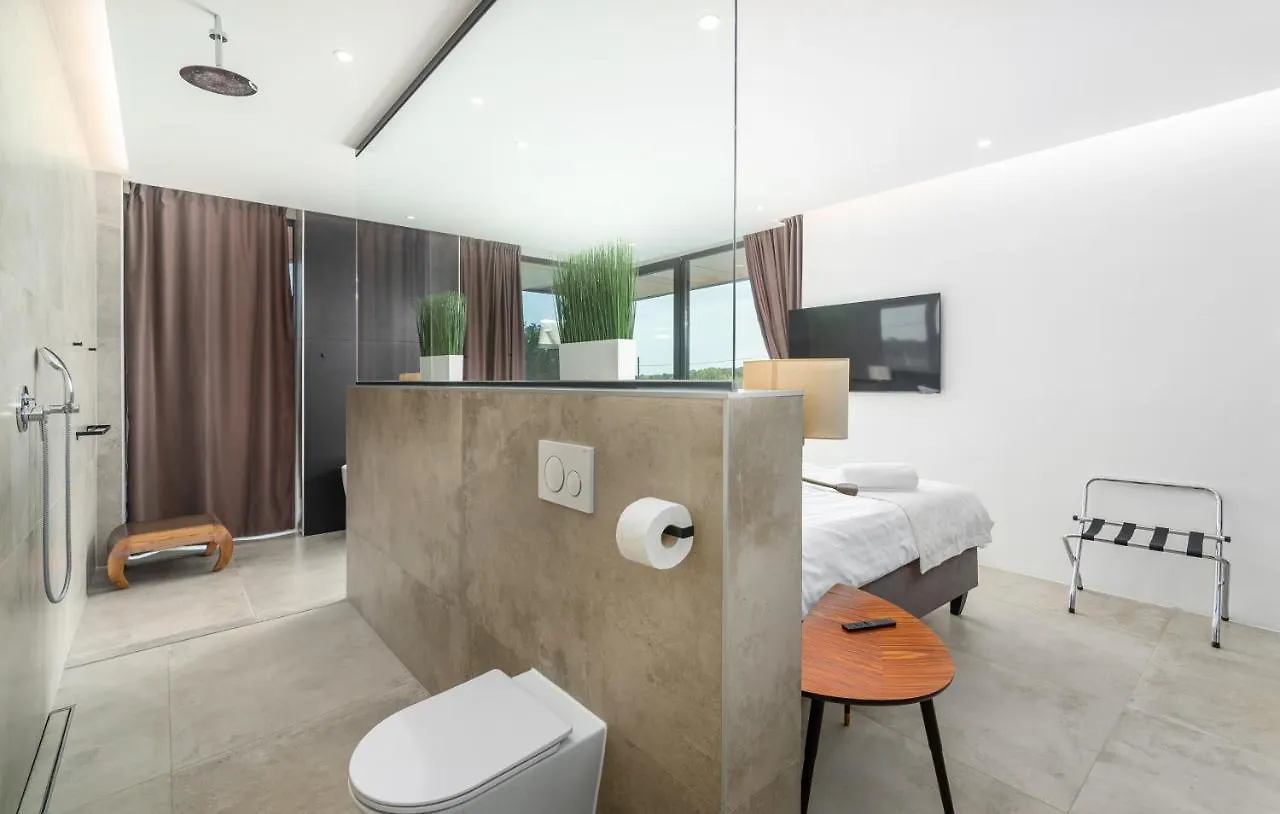 Amazing Villa In Linjan With Wifi And 4 Bedrooms Liznjan