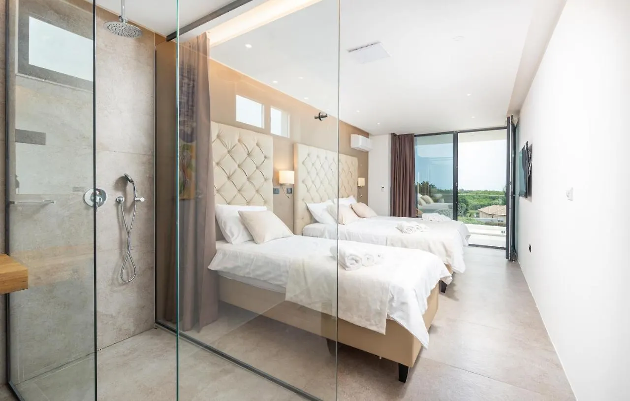 Amazing Villa In Linjan With Wifi And 4 Bedrooms Liznjan 0*,