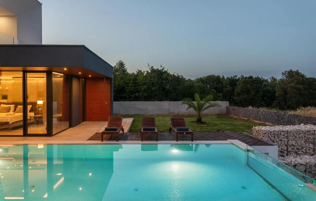 Amazing Villa In Linjan With Wifi And 4 Bedrooms Liznjan