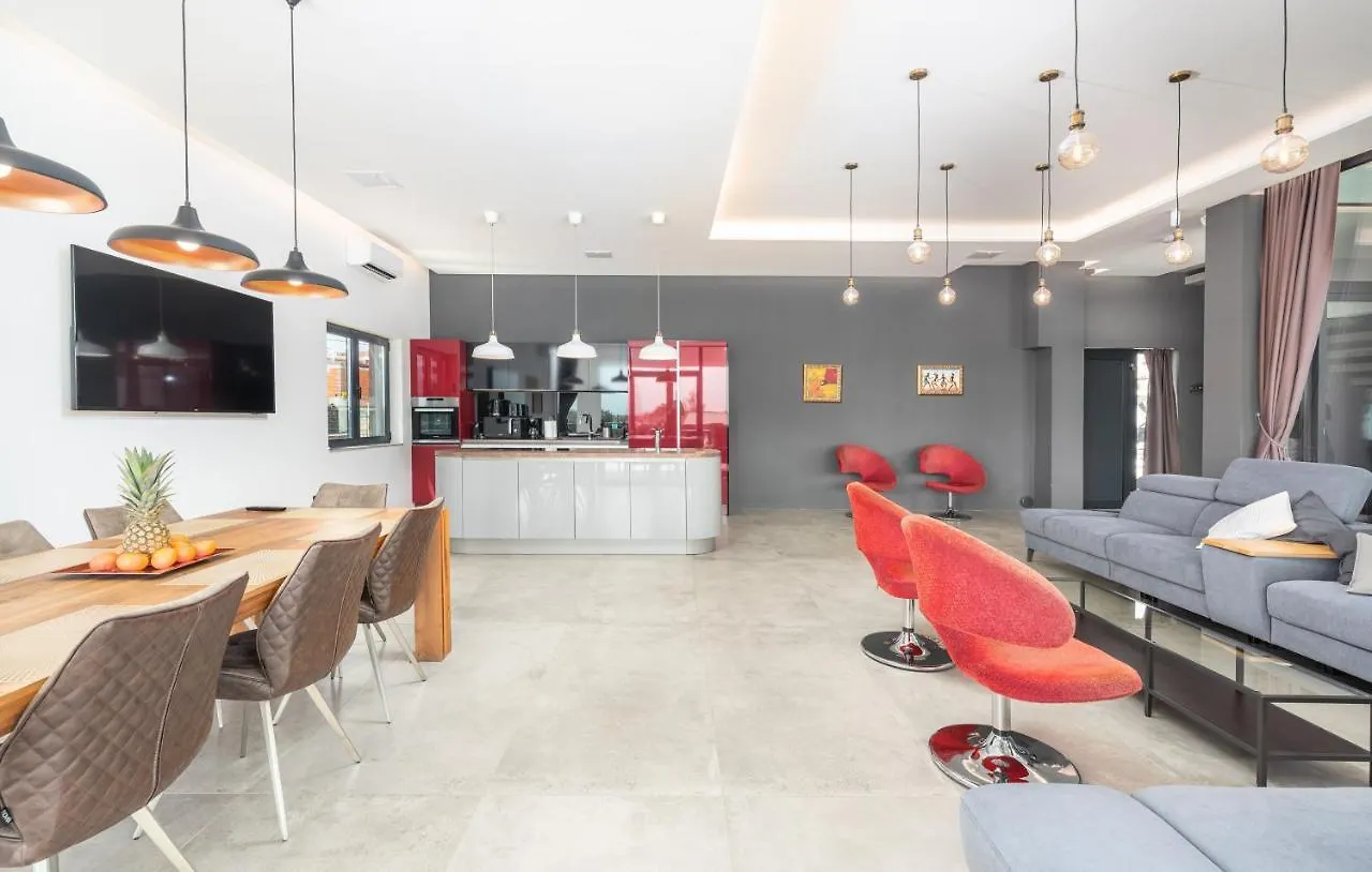 Amazing Villa In Linjan With Wifi And 4 Bedrooms Liznjan