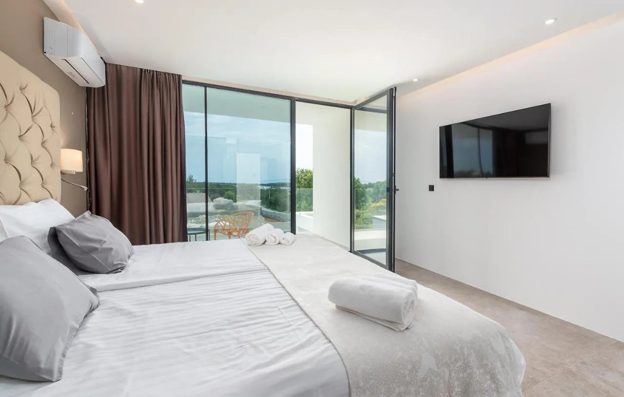 Amazing Villa In Linjan With Wifi And 4 Bedrooms Liznjan