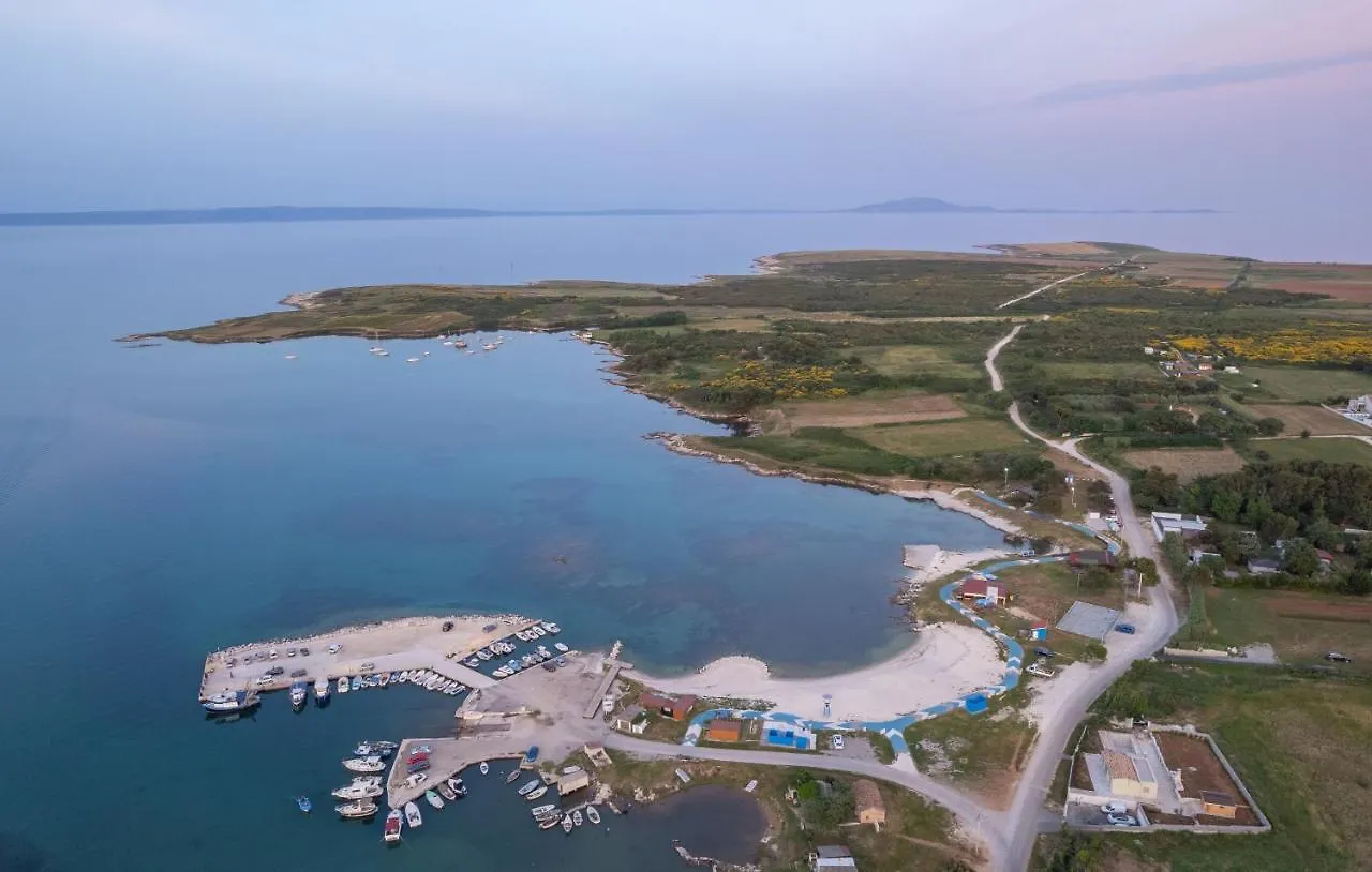 Amazing Villa In Linjan With Wifi And 4 Bedrooms Liznjan