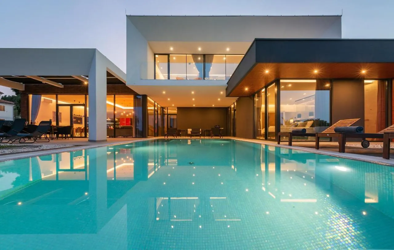 Amazing Villa In Linjan With Wifi And 4 Bedrooms Liznjan