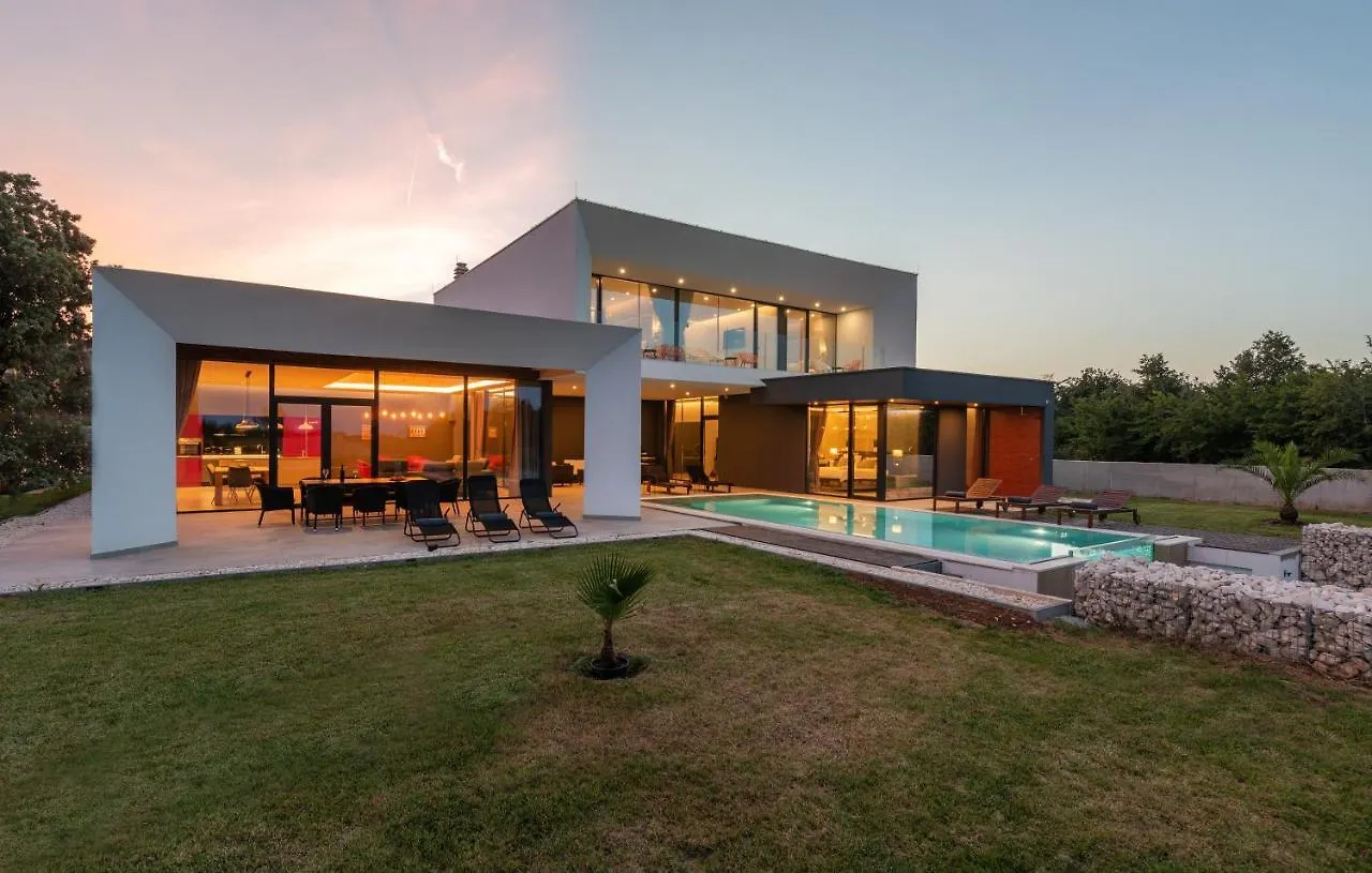 Amazing Villa In Linjan With Wifi And 4 Bedrooms Ližnjan