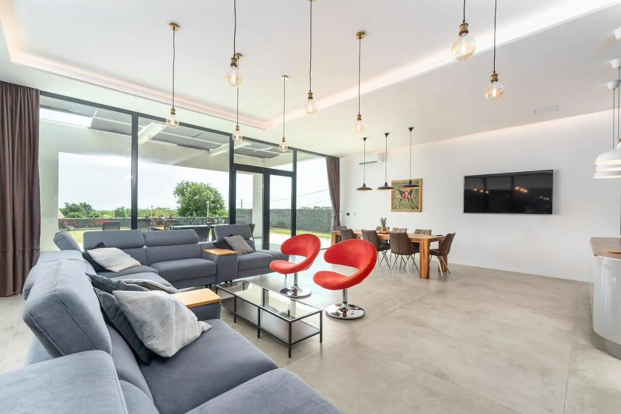 Amazing Villa In Linjan With Wifi And 4 Bedrooms Liznjan