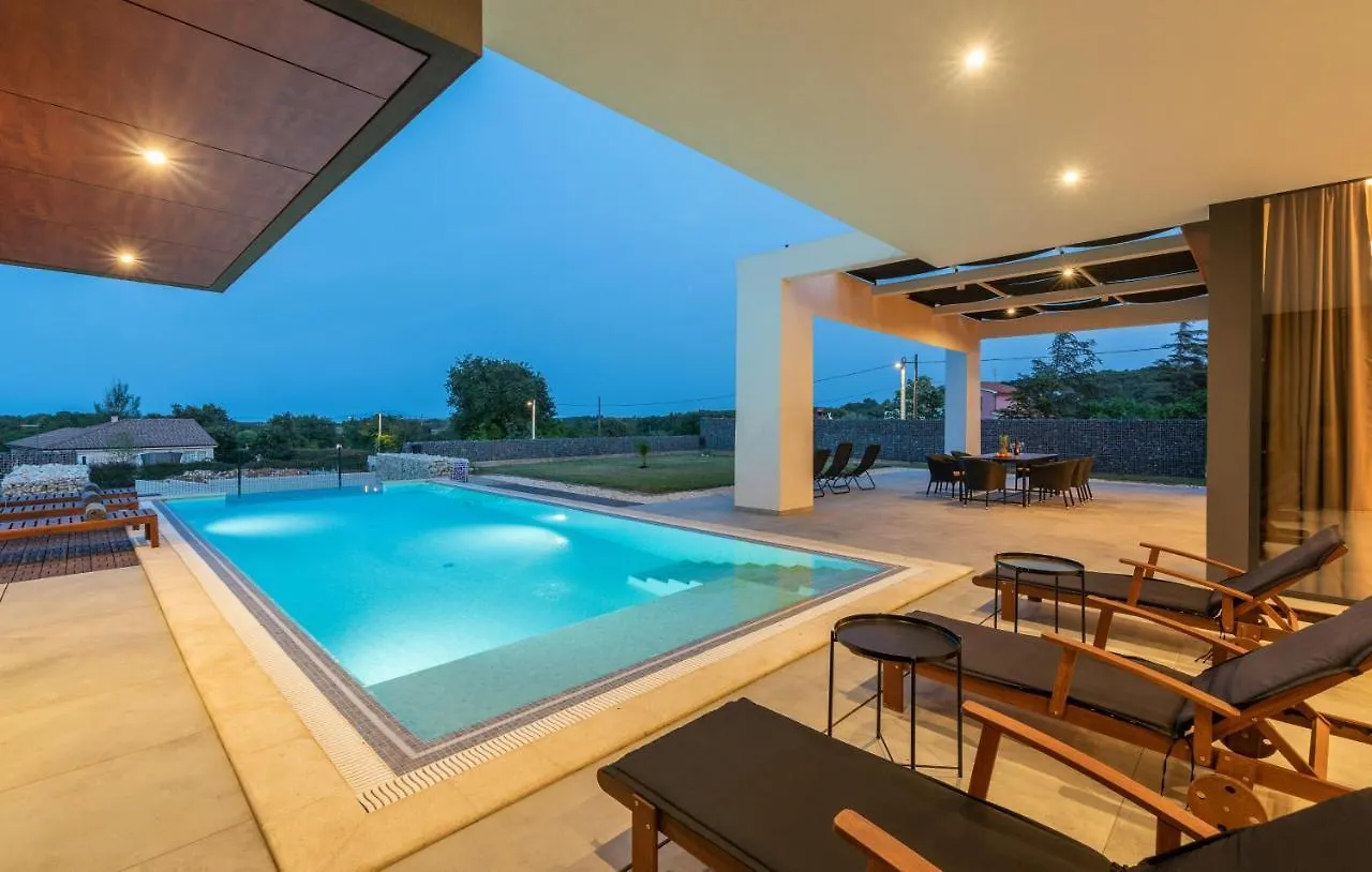 Amazing Villa In Linjan With Wifi And 4 Bedrooms Liznjan