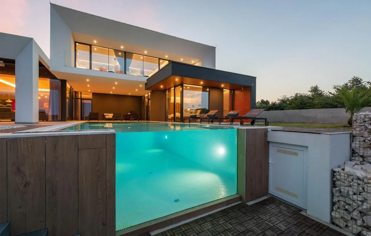 Amazing Villa In Linjan With Wifi And 4 Bedrooms Ližnjan كرواتيا