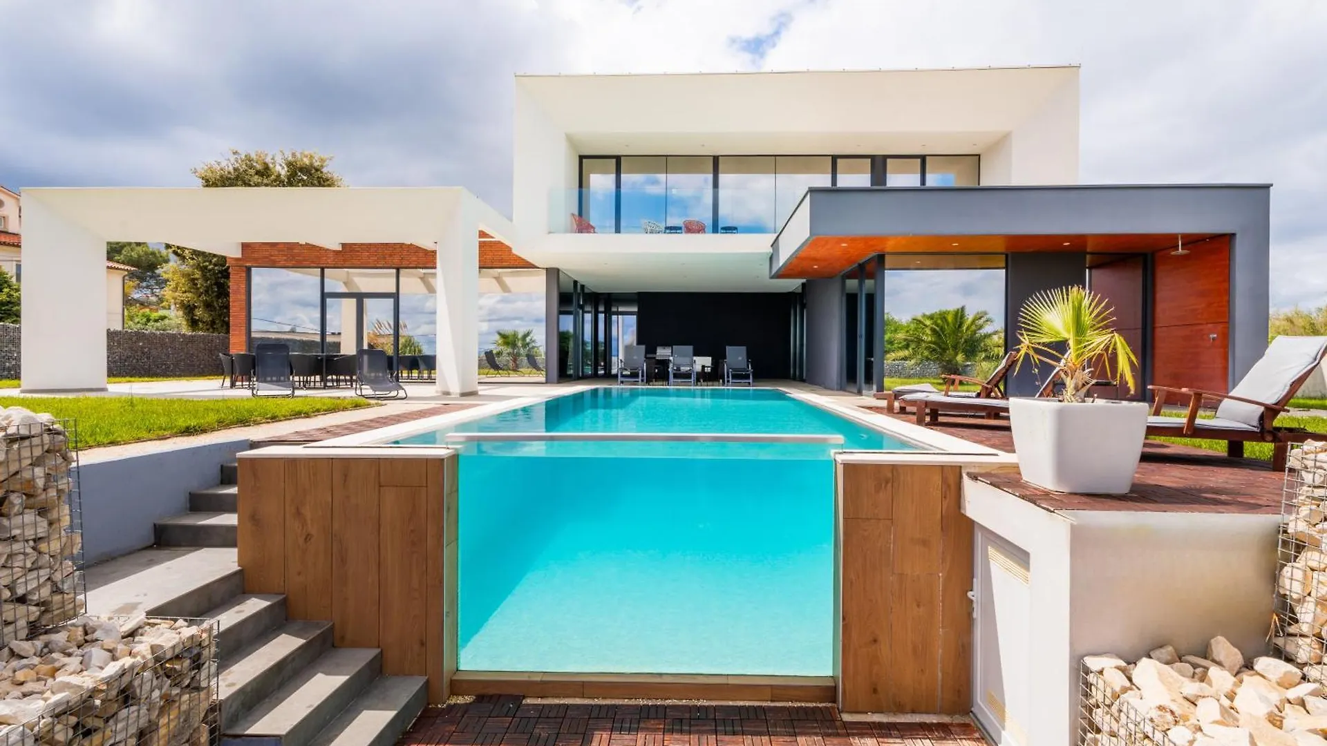 Amazing Villa In Linjan With Wifi And 4 Bedrooms Liznjan